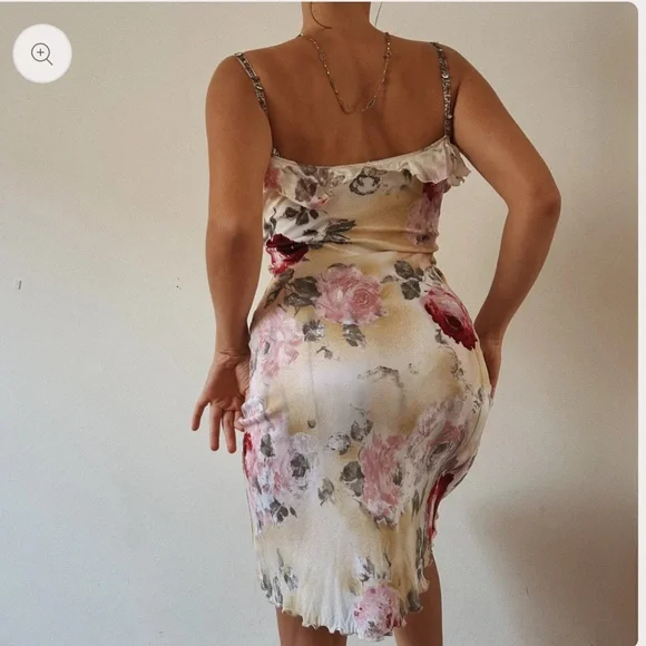 EURO ITALIAN Italian Designer Silky
Romantic Floral Dress - Picture 2 of 5